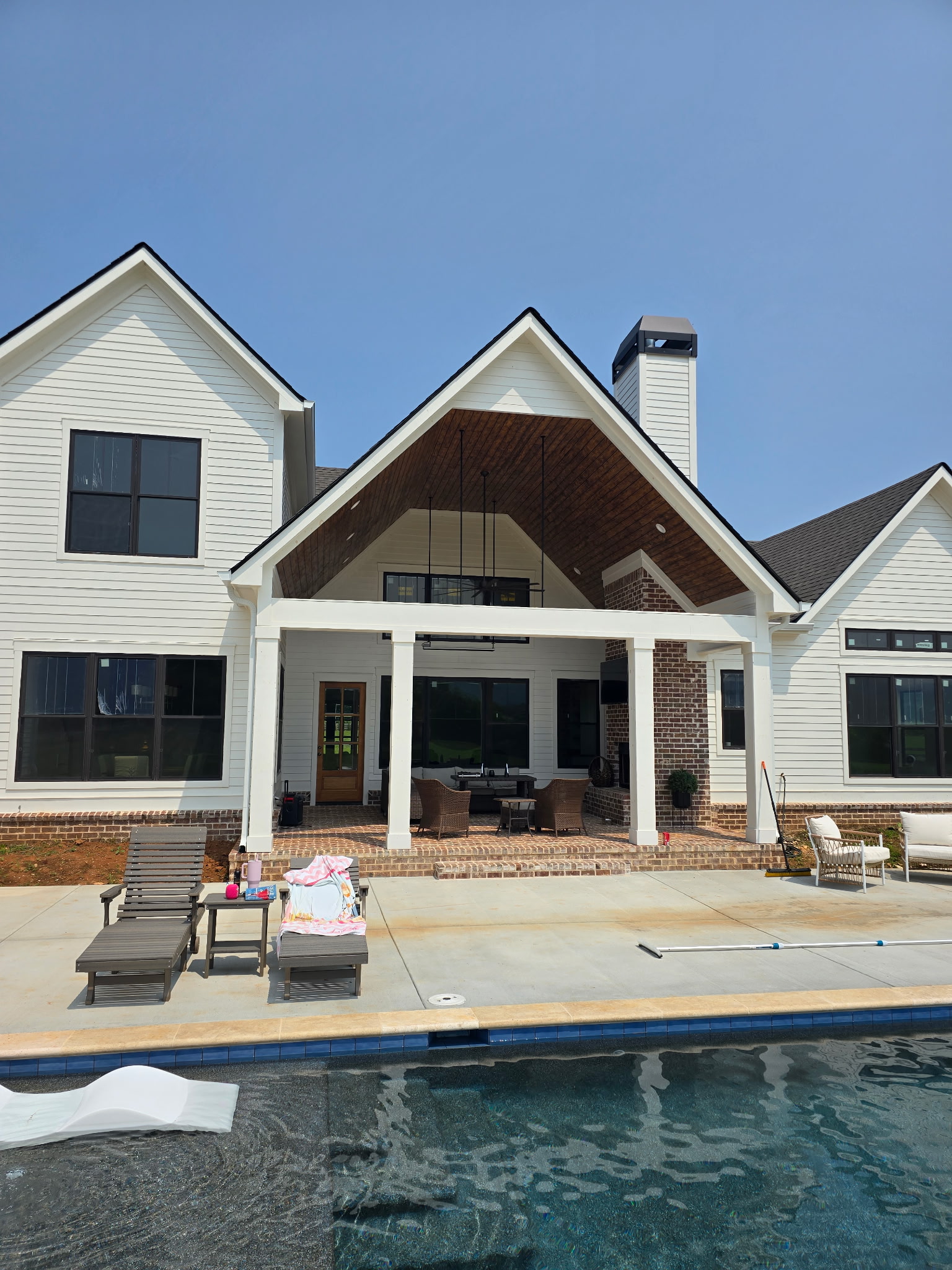 Custom Irish bar - Full view